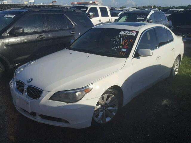 WBANB33564B111636 - 2004 BMW 545 I WHITE photo 2