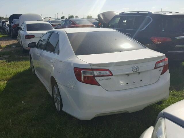 4T1BF1FK5CU588332 - 2012 TOYOTA CAMRY BASE WHITE photo 3