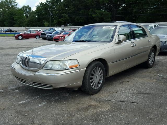 1LNHM82W25Y647107 - 2005 LINCOLN TOWN CAR S TAN photo 2