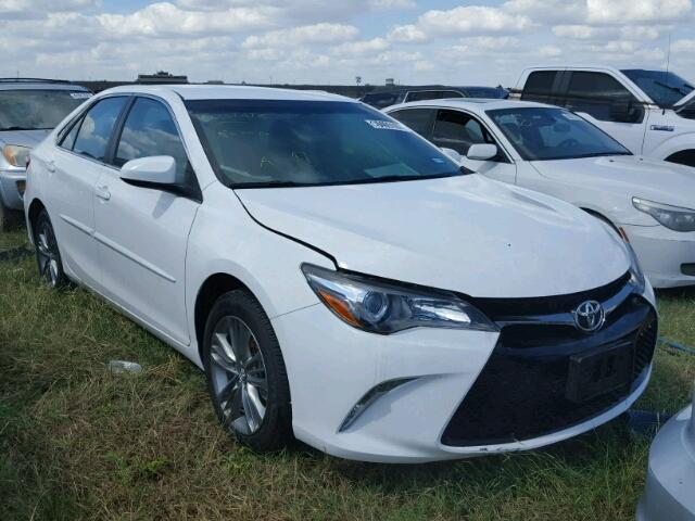 4T1BF1FK2HU433941 - 2017 TOYOTA CAMRY WHITE photo 1