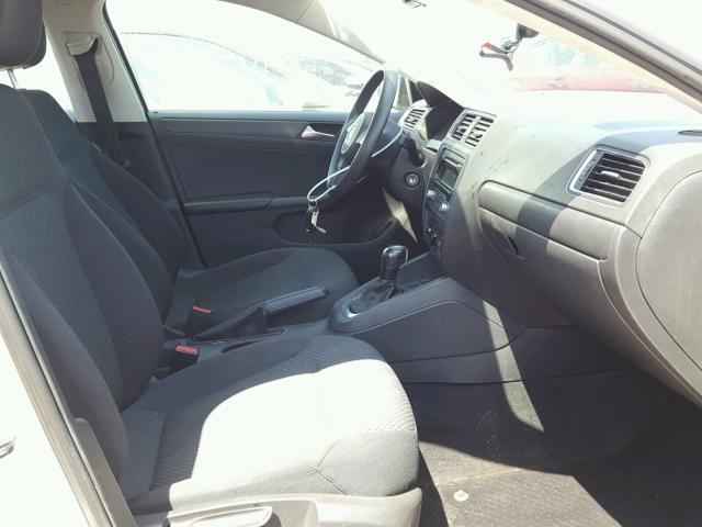 3VW2K7AJ7DM221484 - 2013 VOLKSWAGEN JETTA BASE Սպիտակ լուսանկար 5