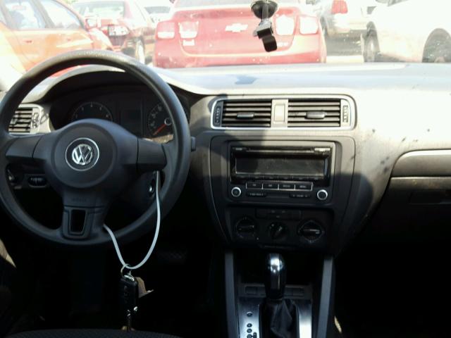 3VW2K7AJ7DM221484 - 2013 VOLKSWAGEN JETTA BASE Սպիտակ լուսանկար 9