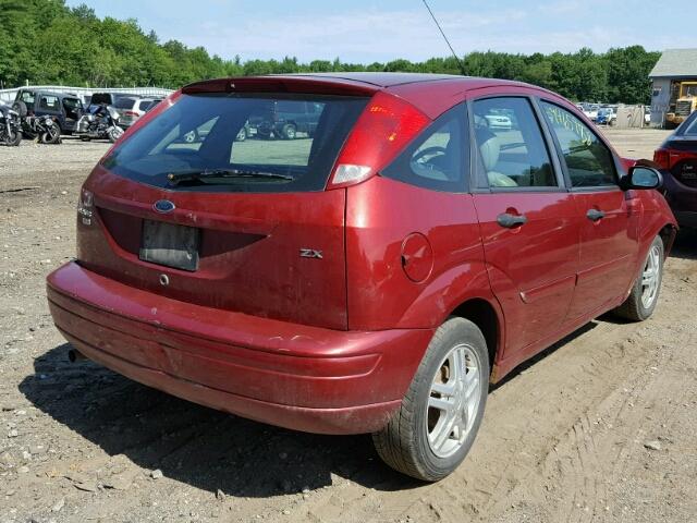 3FAFP37N45R149453 - 2005 FORD FOCUS ZX5 RED photo 4