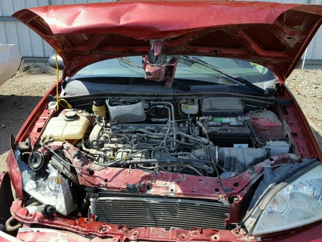 3FAFP37N45R149453 - 2005 FORD FOCUS ZX5 RED photo 7
