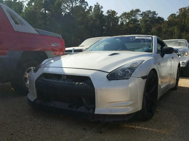 JN1AR54F29M252492 - 2009 NISSAN GT-R WHITE photo 2