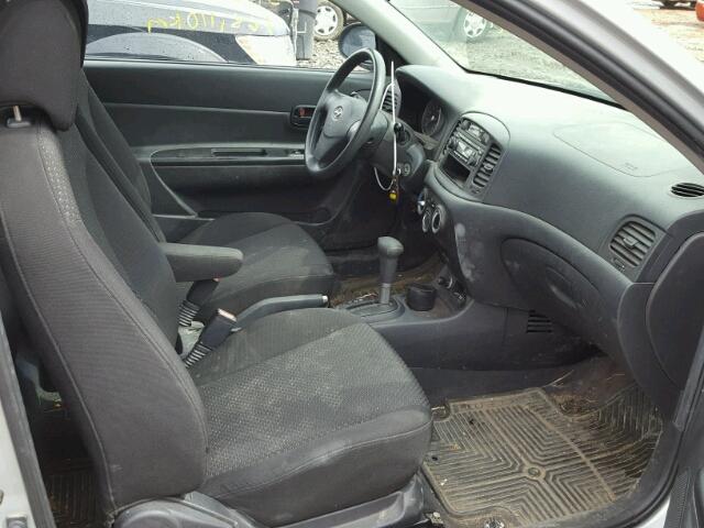 KMHCN35C87U001883 - 2007 HYUNDAI ACCENT BAS SILVER photo 5