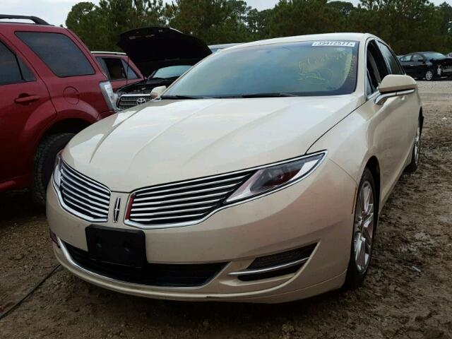 3LN6L2LUXGR627936 - 2016 LINCOLN MKZ HYBRID WHITE photo 2