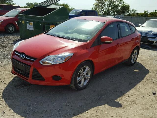1FADP3K25DL272986 - 2013 FORD FOCUS SE RED photo 2