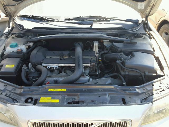 YV1SW58D322232928 - 2002 VOLVO V70 2.4T GOLD photo 7