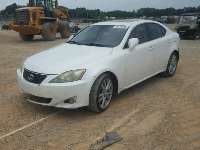 JTHBK262775045536 - 2007 LEXUS IS250 WHITE photo 2