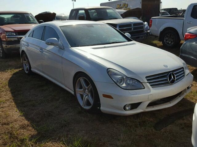 WDDDJ72XX8A124791 - 2008 MERCEDES-BENZ CLS WHITE photo 1