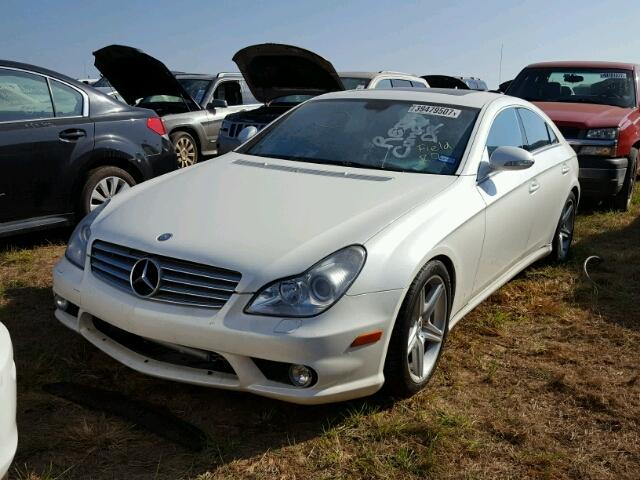 WDDDJ72XX8A124791 - 2008 MERCEDES-BENZ CLS WHITE photo 2