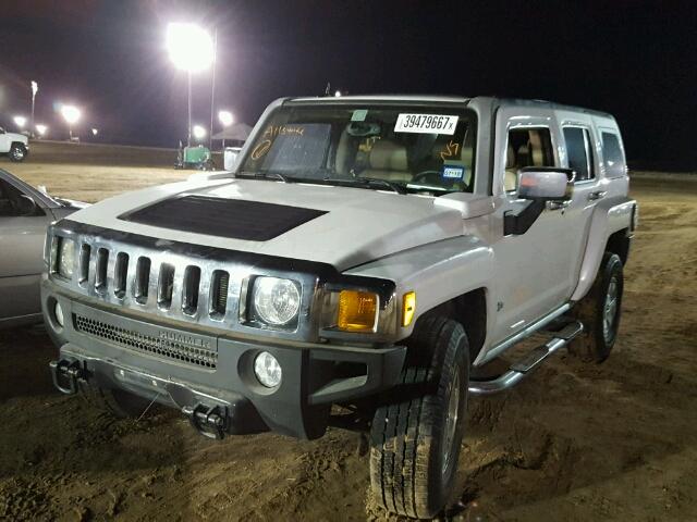 5GTDN13E978180051 - 2007 HUMMER H3 WHITE photo 2