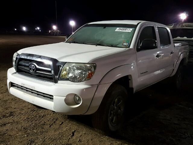 3TMJU62N98M064745 - 2008 TOYOTA TACOMA WHITE photo 2