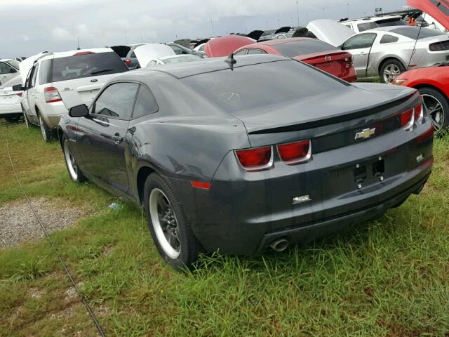 2G1FA1E35D9189040 - 2013 CHEVROLET CAMARO GRAY photo 3