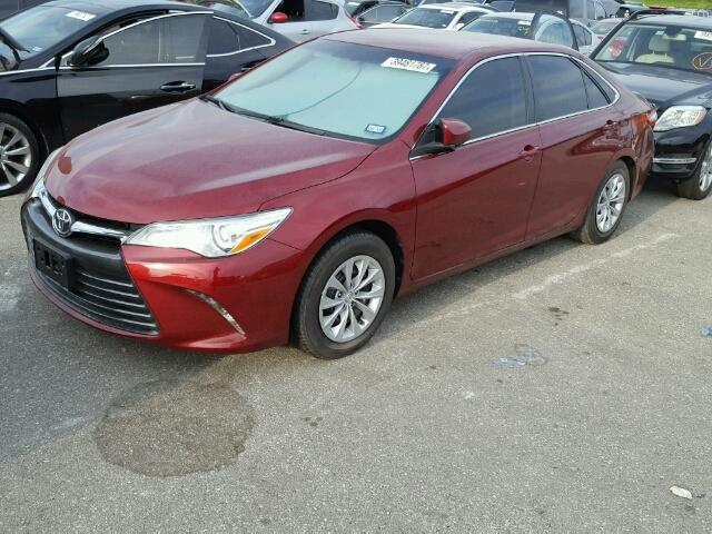 4T1BF1FK2GU605769 - 2016 TOYOTA CAMRY RED photo 2