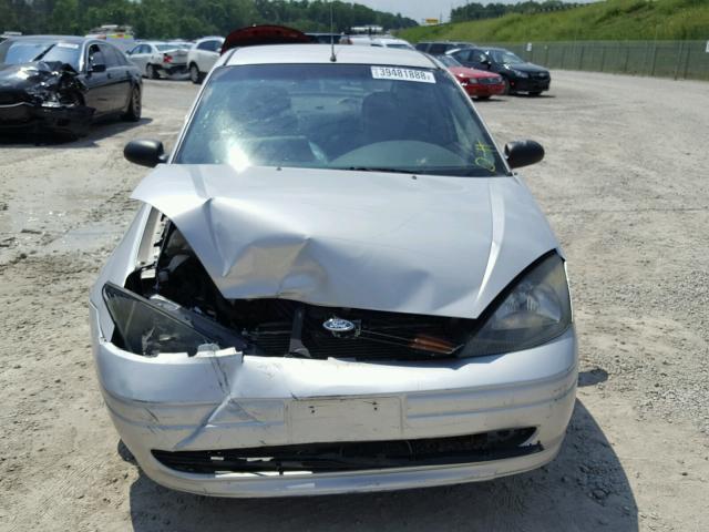 1FAFP33P83W108115 - 2003 FORD FOCUS LX SILVER photo 9