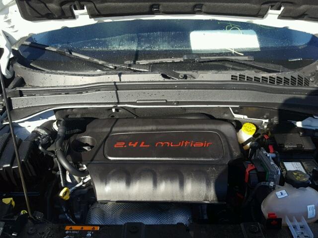 ZACCJAAB9HPE71036 - 2017 JEEP RENEGADE S თეთრი ფოტო 7