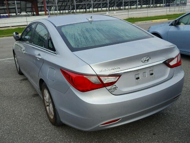 5NPEB4AC2BH116175 - 2011 HYUNDAI SONATA GLS SILVER photo 3