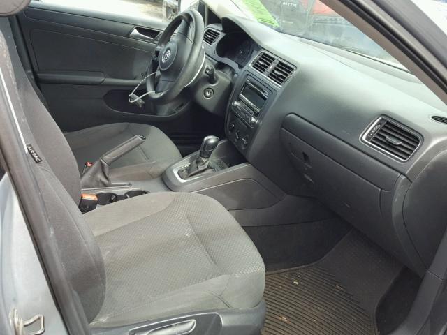 3VW2K7AJ0EM258121 - 2014 VOLKSWAGEN JETTA BASE 银色 照片 5