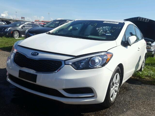 KNAFK4A65G5608802 - 2016 KIA FORTE WHITE photo 2