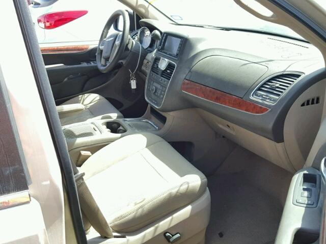 2C4RC1CG2GR233505 - 2016 CHRYSLER TOWN & COU Gümüş foto 5