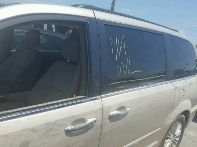 2C4RC1CG2GR233505 - 2016 CHRYSLER TOWN & COU Gümüş foto 9