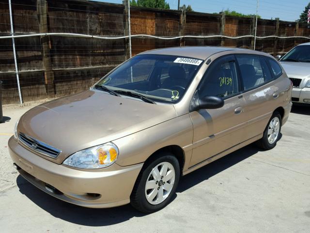 KNADC163226086196 - 2002 KIA RIO CINCO GOLD photo 2