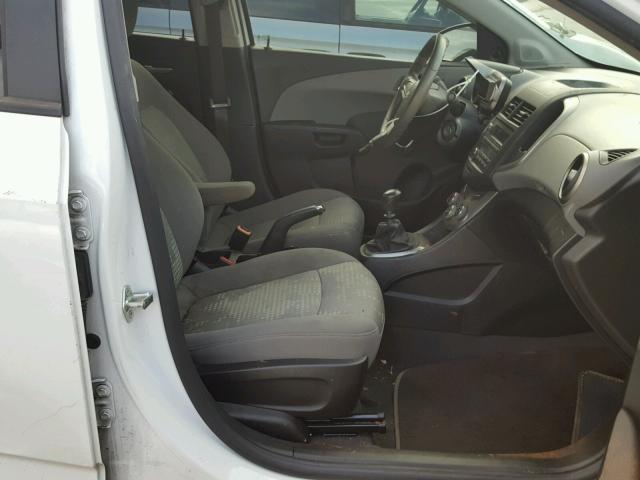 1G1JB5SH5E4214926 - 2014 CHEVROLET SONIC LS 白色 照片 5