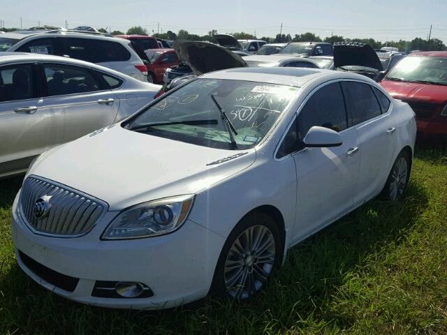 1G4PS5SK8E4186435 - 2014 BUICK VERANO SILVER photo 2