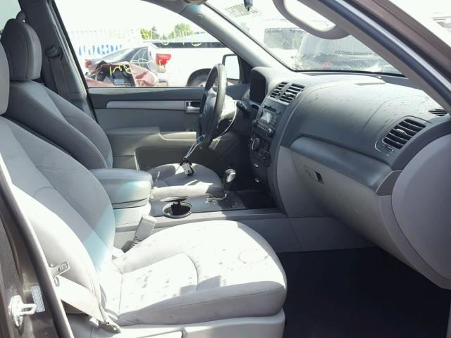 KNDJJ741195031674 - 2009 KIA BORREGO LX SILVER photo 5