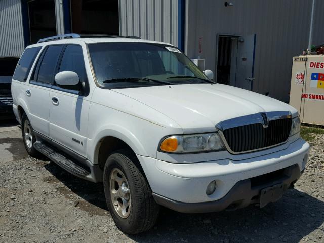 5LMFU28R62LJ12518 - 2002 LINCOLN NAVIGATOR WHITE photo 1