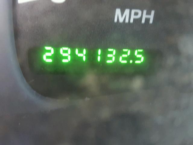 5LMFU28R62LJ12518 - 2002 LINCOLN NAVIGATOR WHITE photo 8