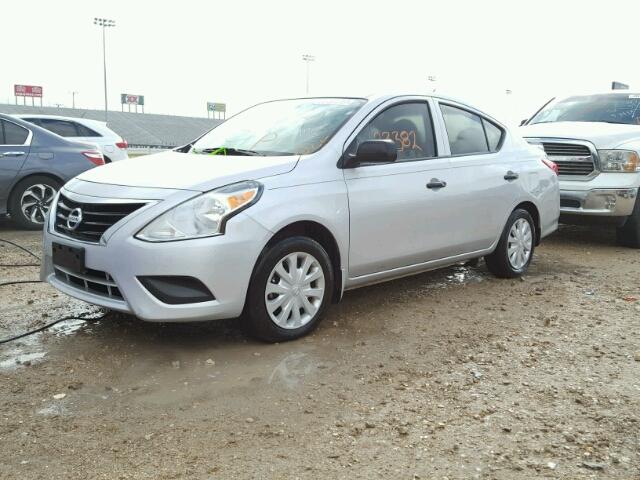 3N1CN7AP6FL956696 - 2015 NISSAN VERSA S/S SILVER photo 2