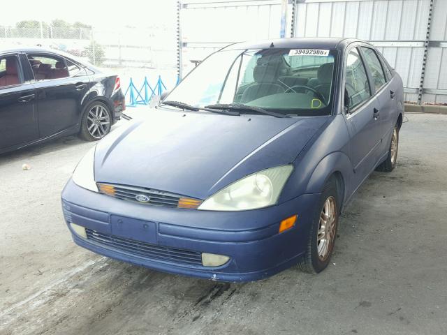 1FAFP38302W313917 - 2002 FORD FOCUS ZTS BLUE photo 2