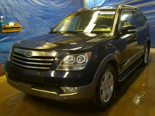 KNDJH741195016586 - 2009 KIA BORREGO LX BLUE photo 2