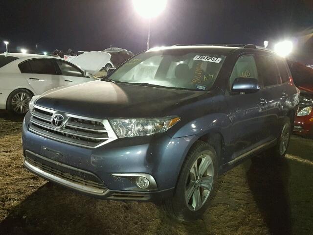 5TDDK3EH8DS232330 - 2013 TOYOTA HIGHLANDER BLUE photo 2