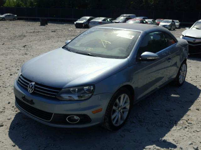 WVWBW7AH2CV015112 - 2012 VOLKSWAGEN EOS KOMFOR ლურჯი ფოტო 2