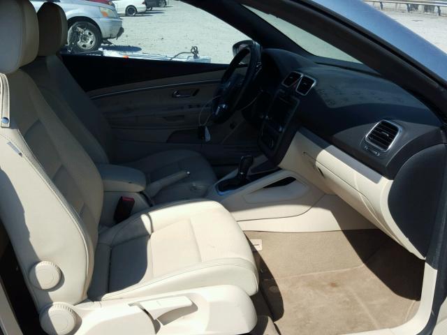 WVWBW7AH2CV015112 - 2012 VOLKSWAGEN EOS KOMFOR ლურჯი ფოტო 5