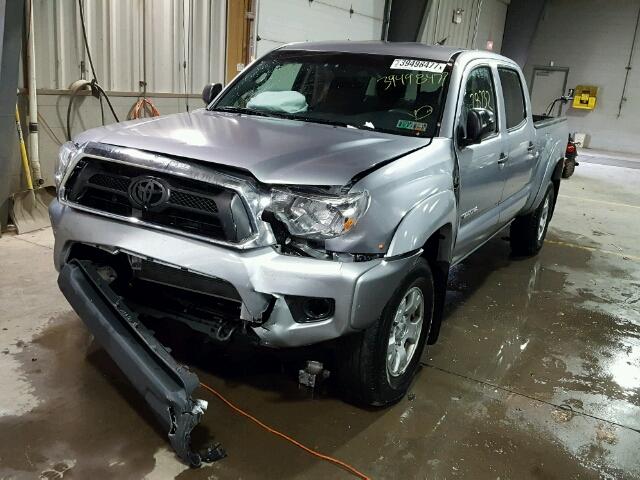 3TMMU4FN7FM086722 - 2015 TOYOTA TACOMA DOU SILVER photo 2