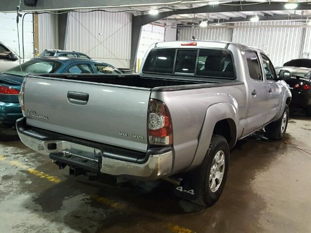 3TMMU4FN7FM086722 - 2015 TOYOTA TACOMA DOU SILVER photo 4