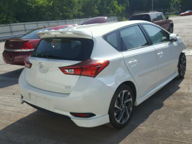 JTNKARJE0JJ559415 - 2018 TOYOTA COROLLA IM WHITE photo 4