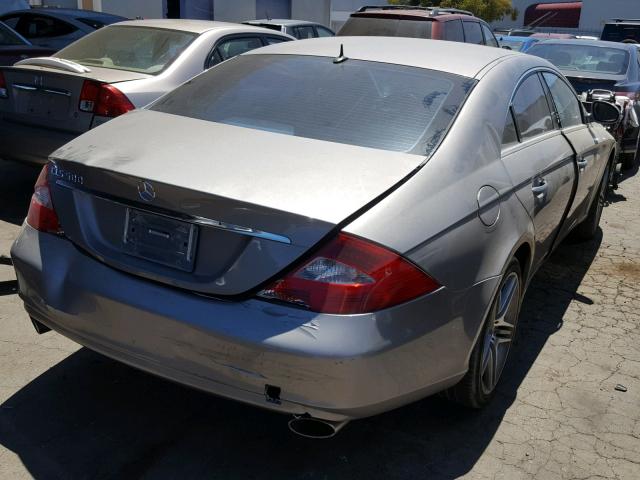 WDDDJ75X36A057444 - 2006 MERCEDES-BENZ CLS 500C GRAY photo 4