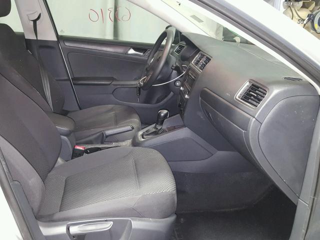 3VW2K7AJ1EM234278 - 2014 VOLKSWAGEN JETTA BASE 银色 照片 5