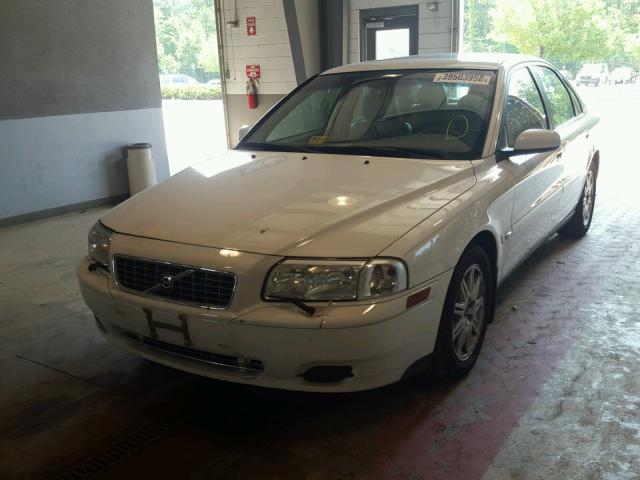 YV1TS59H041369822 - 2004 VOLVO S80 2.5T WHITE photo 2