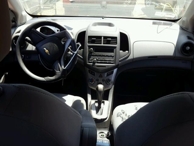 1G1JA5SH0C4219791 - 2012 CHEVROLET SONIC LS SILVER photo 9