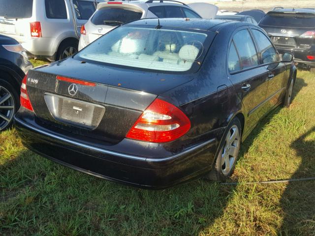 WDBUF65J74A449307 - 2004 MERCEDES-BENZ E 320 BLACK photo 4