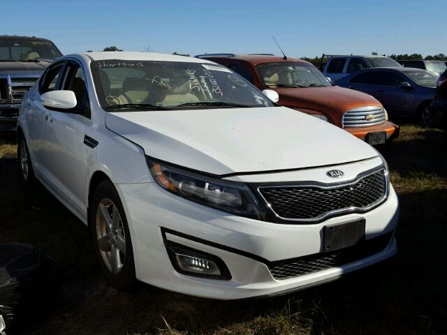 5XXGM4A7XFG508196 - 2015 KIA OPTIMA LX WHITE photo 1