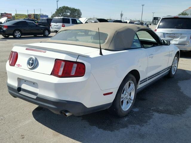 1ZVBP8EN1A5168142 - 2010 FORD MUSTANG WHITE photo 4