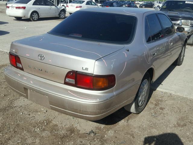 4T1BG12K4TU820096 - 1996 TOYOTA CAMRY DX TAN photo 4